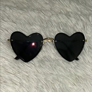 Heart-Shaped Black Sunglasses